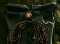 Orbiloc_Clip[Orbiloc_Amber; Backpack; MSR_PRO]_LR