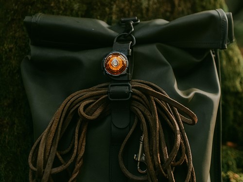 Orbiloc_Clip[Orbiloc_Amber; Backpack; MSR_PRO]_LR